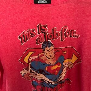 Pre owned Used Men Superman Red Graphic T-Shirt Junk Food clothing.